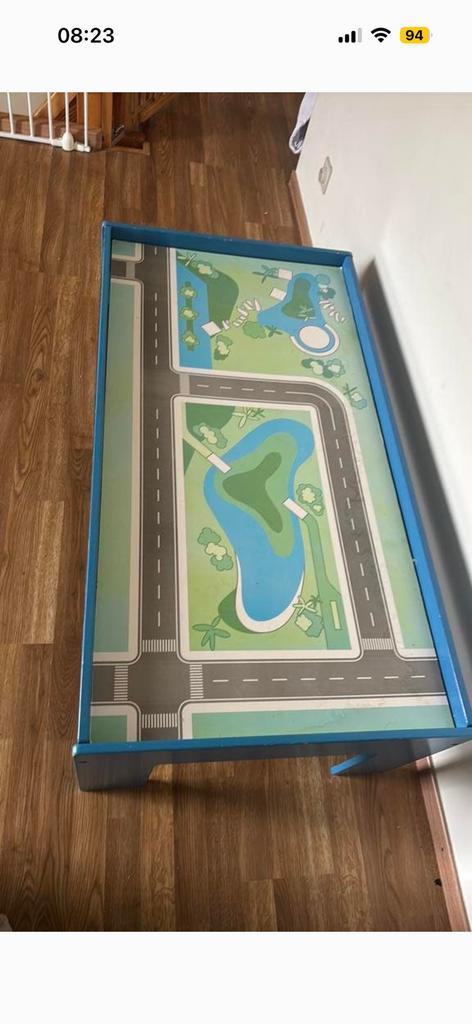 Table de jeu pour enfants, Enlèvement, Table