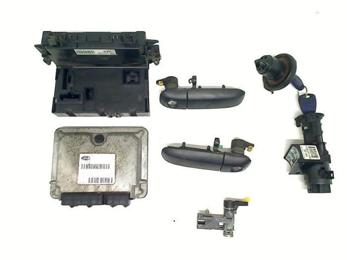 Kontaktslot + Sleutel van een Fiat Panda, Auto-onderdelen, Overige Auto-onderdelen, Fiat, Gebruikt, 3 maanden garantie, Ophalen of Verzenden