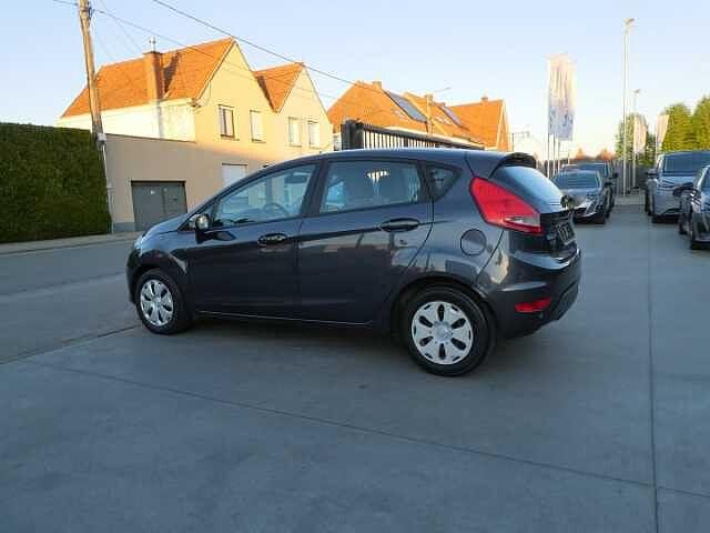 Ford Fiesta 1.6 TDCi 90pk 5d Business '09 188000km (66667), 65 kW, Bedrijf, Euro 4, Zilver of Grijs