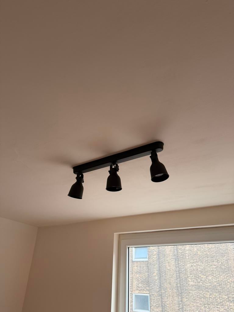 Ikea hektar spots (3x beschikbaar), Enlèvement, Comme neuf