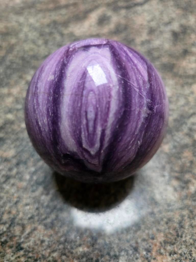 Fluorite violette maclée d'Angleterre fluorescence sous UV longs réf