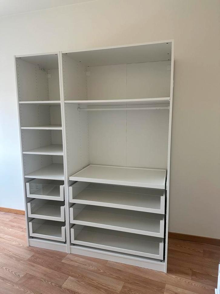 Armoire IKEA PAX avec tiroirs et décoration, Maison & Meubles, Armoires | Penderies & Garde-robes, Comme neuf, Avec tiroir(s)