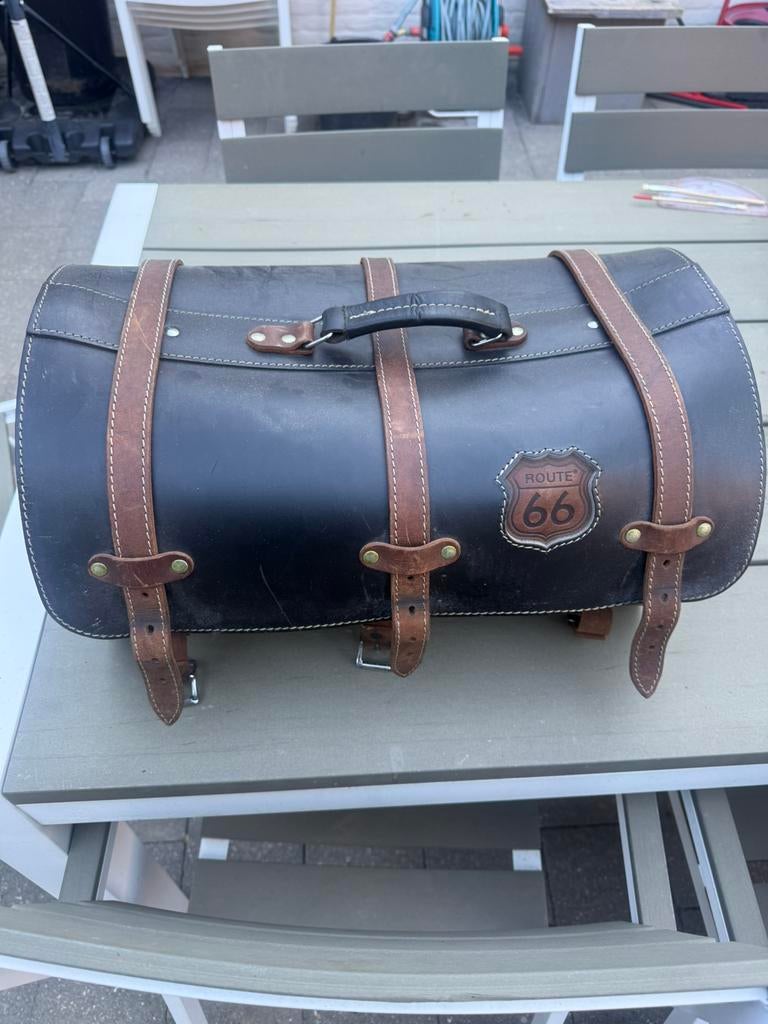 Lederen universele motortas voor moto of trike, Motoren, Ophalen, Zo goed als nieuw