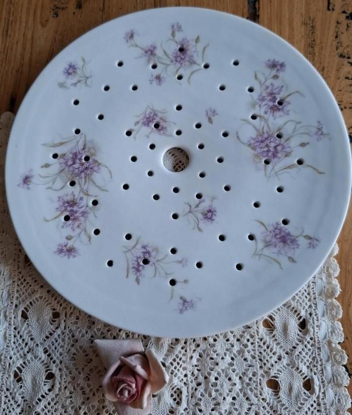 Antieke porseleinen treef , bloemen, DeFuisseaux Boudoir, Antiek en Kunst, Antiek | Servies los, Ophalen of Verzenden