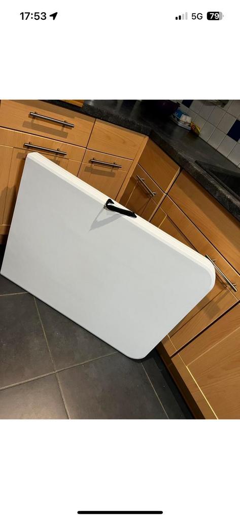 Opvouwbare tafel, Caravans en Kamperen, Kampeermeubelen, Zo goed als nieuw, Ophalen