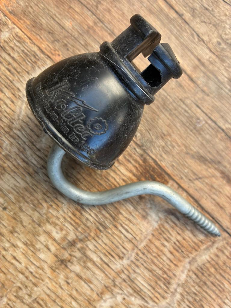 63 Koltec sleufisolators, Accessoires