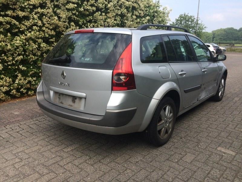 FEU ARRIÈRE DROIT Megane II Grandtour (KM) (|8200142683|), Dhr. J. Ham, Renault, Administratie@autoham.nl, Utilisé