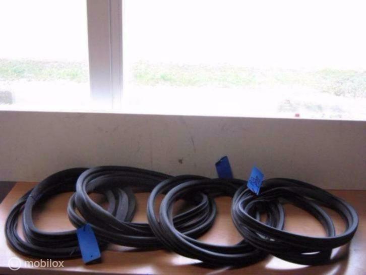 Range Rover Classic Deurrubbers Portierrubbers rubbers P38, Auto-onderdelen, Klein materiaal, Land Rover, Gebruikt, Ophalen of Verzenden