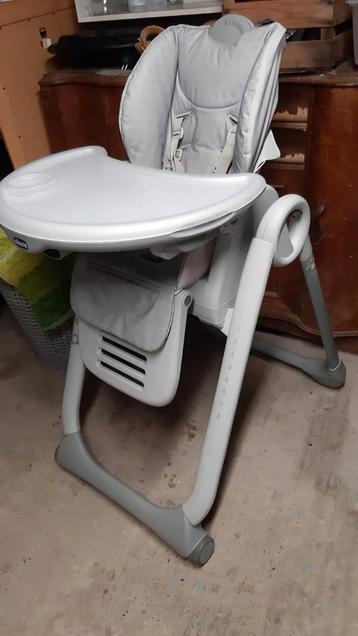 Chaise haute bebe enfant polly chicco disponible aux enchères