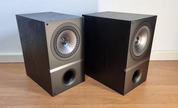 KEF Q300 speakers in de elegante kleur black ash