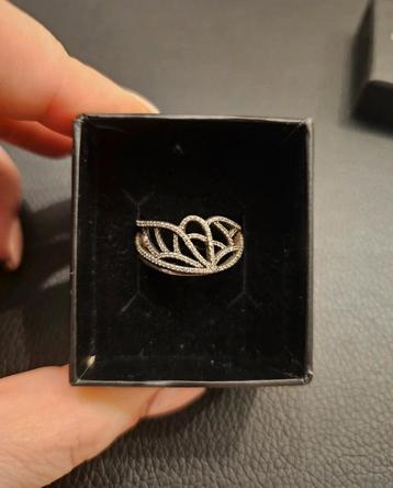 Pandora ring. beschikbaar voor biedingen