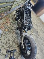 Motor in onderdelen voor iemand die wilt sleutelen, Motoren, Ophalen