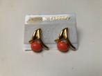 Nieuwe oorbellen goudkleurig met oranje, Handtassen en Accessoires, Oorbellen, Ophalen of Verzenden, Nieuw, Oranje, Knopjes of Stekers