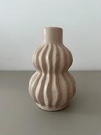 VASELINEA – De sculpturale design vaas, Huis en Inrichting, Verzenden, Nieuw, Steen, Minder dan 50 cm