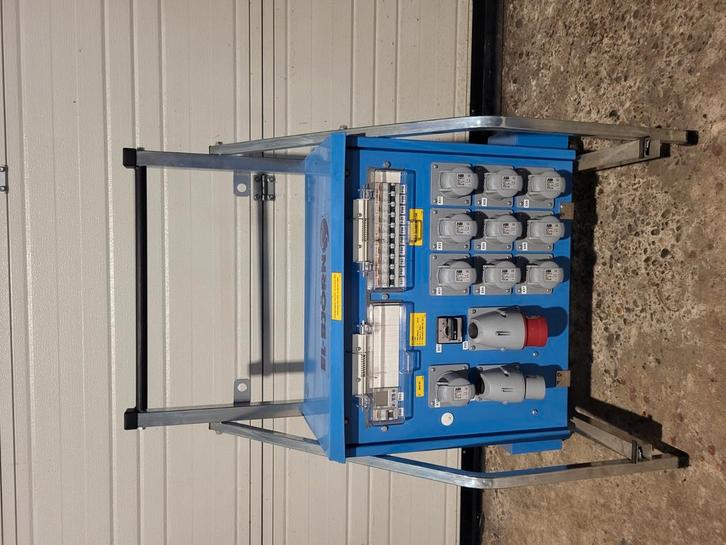 Zwerfkast/ bouwkast/ transformator van EL Bjorn., Doe-het-zelf en Bouw, Elektriciteit en Kabels, Ophalen