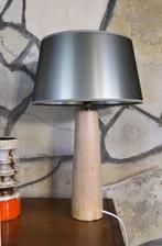 Ancienne lampe cone en bois avec abat-jour doré, Gebruikt, Vintage, Ophalen of Verzenden, Metaal