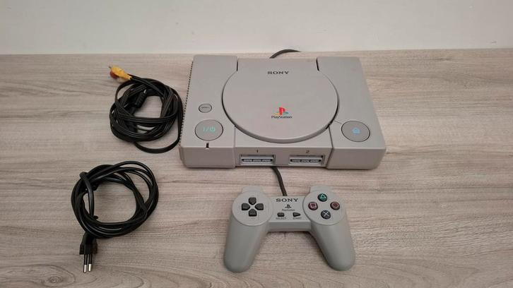 PlayStation 1 in goede staat, compleet met een controller, Games en Spelcomputers, Spelcomputers | Sony PlayStation 1, Ophalen of Verzenden