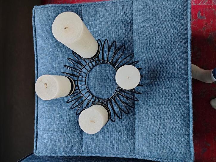 grote stevige metalen krans met kaarsen, Diversen, Kerst, Zo goed als nieuw, Ophalen