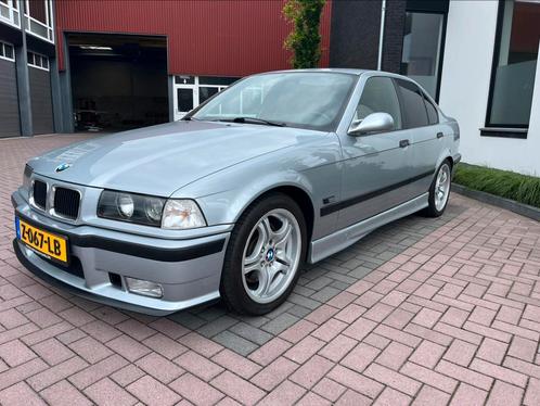 BMW M3 - E36 Sedan - 3.2 - Grijs - 188.000km - Showroomstaat, Auto's, BMW, Bedrijf, 3 Reeks, Airbags, Airconditioning, Alarm, Boordcomputer