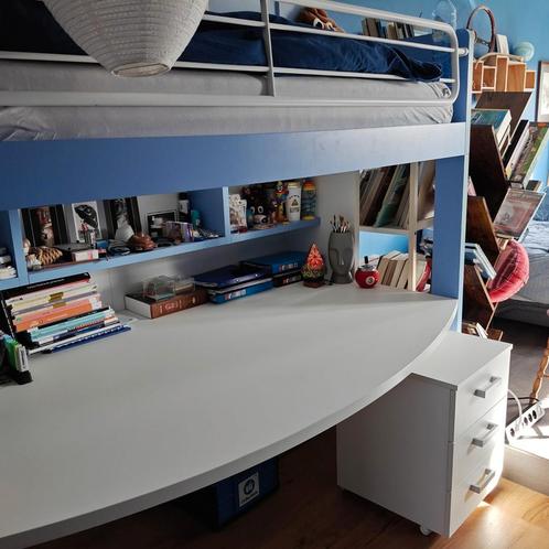 Hoogslaper blauw met bureau, schuifkastje, trappen met kast, Kinderen en Baby's, Kinderkamer | Bedden, Zo goed als nieuw, Ophalen