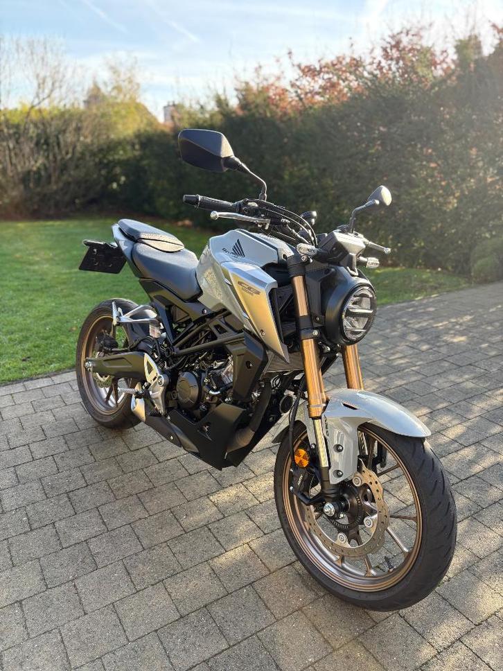 Honda CB125R 2022, Motos, Motos | Honda, Particulier, Naked bike, jusqu'à 11 kW, 1 cylindre, Permis Moto A1 minimum, ABS, Éclairage LED