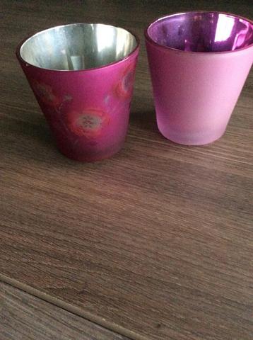 Set van 2 roze theelichthouders beschikbaar voor biedingen