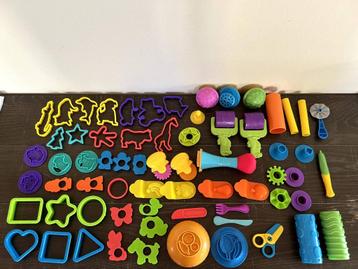 Play-doh vormpjes / plasticine accesoires beschikbaar voor biedingen