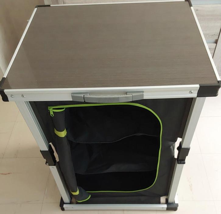 ARMOIRE DE CAMPING TRAVEL LIFE COMME NEUVE, Caravans en Kamperen, Kampeermeubelen, Zo goed als nieuw, Campingmeubel-accessoire