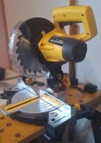 Scie à onglet Powerplus, Bricolage & Construction, Outillage | Scies mécaniques, Enlèvement, Scie à onglet