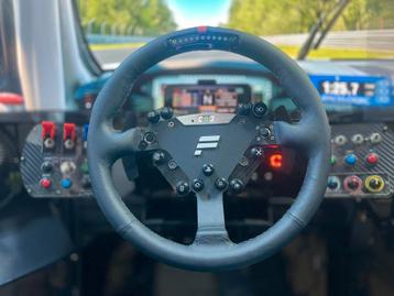 Volledige simracing setup excl pc beschikbaar voor biedingen