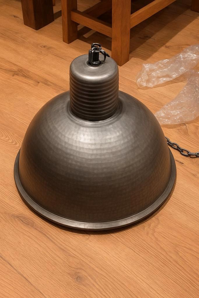 Splinternieuwe metalen hanglamp industriële look, Huis en Inrichting, Lampen | Hanglampen, Nieuw, Metaal, Ophalen of Verzenden