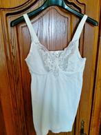 Nieuw wit BH-hemdje ,kant in de cups; met beugel; maat: 42., Kleding | Dames, Queentex, Verzenden, Wit, Hemd