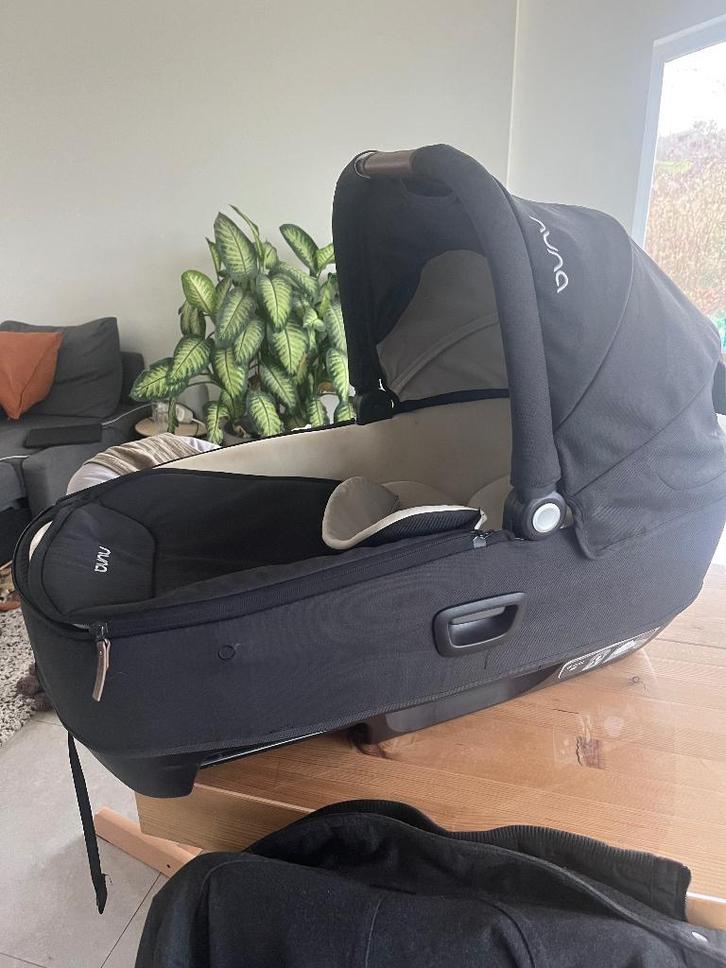 Nuna Cari Next Color Caviar, Enfants & Bébés, Poussettes & Combinaisons, Comme neuf, Poussette, Autres marques, Avec siège auto