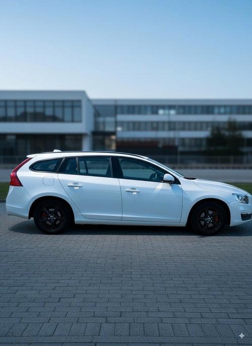 VOLVO V 60 AUTOMATIC, Auto's, Volvo, Bedrijf, Te koop, V60, Diesel, Automaat, Wit, Dealer onderhouden, Onderhoudsboekje, Ophalen