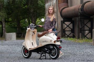 Lowigi Scooters | A of B-Klasse | Benzine |      beschikbaar voor biedingen