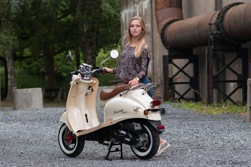 Lowigi Scooters | A of B-Klasse | Benzine |, Fietsen en Brommers, Brommers | Vespa, Nieuw, Overige modellen, Ophalen of Verzenden
