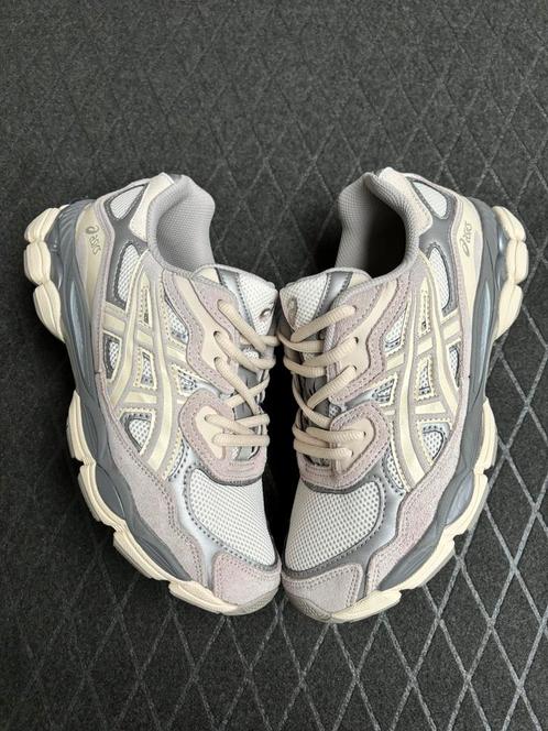 Asics Gel-NYC Beige & Gris, Kleding | Heren, Schoenen, Zo goed als nieuw, Sportschoenen, Overige kleuren, Ophalen of Verzenden