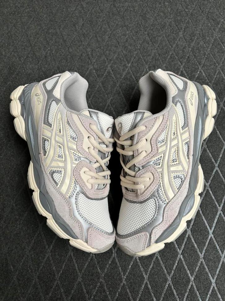 Asics Gel-NYC Beige & Gris, Kleding | Heren, Schoenen, Zo goed als nieuw, Sportschoenen, Overige kleuren, Ophalen of Verzenden