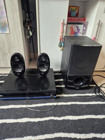 LG blue ray home cinema set-up  beschikbaar voor biedingen