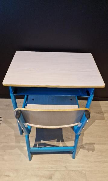 Lessenaar/schoolbank + stoel voor lagere school kind