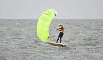 Lowkite Gong Plus V1 4m met verstevigde leading edge beschikbaar voor biedingen