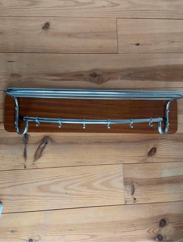 Vintage Wandkapstok met Houten Plank en Metalen Haken, Huis en Inrichting, Woonaccessoires | Kapstokken, Zo goed als nieuw, Wandkapstok