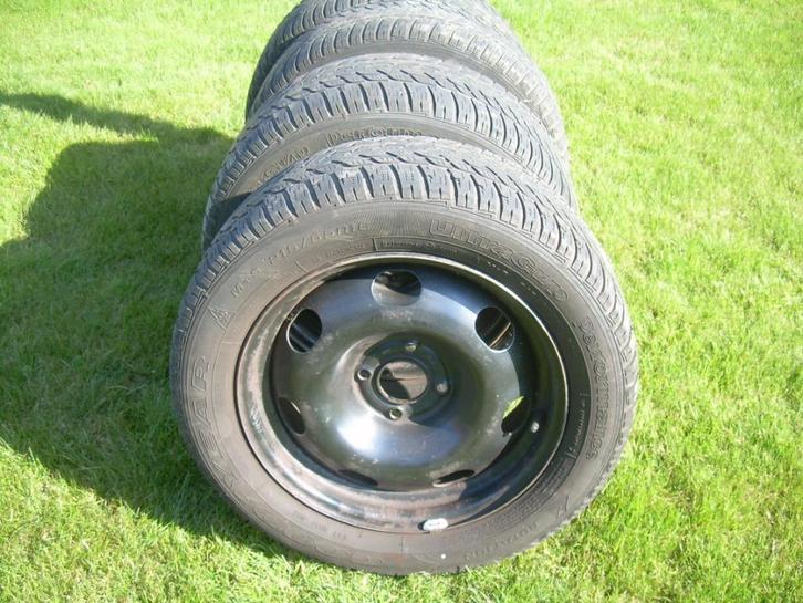 4 banden met velg 215/55R16,  2banden met velg 205/65R15, Zakelijke goederen, Landbouw | Onderdelen | Banden, Velgen en Assen