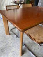 Vintage tafel, Huis en Inrichting, Ophalen, Zo goed als nieuw, Riet of Rotan, Vintage design