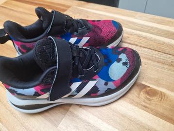 Adidas schoen maat 30 beschikbaar voor biedingen