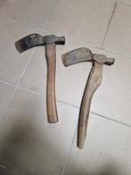 Anciens outils - 2 haches, Antiquités & Art, Antiquités | Outils & Instruments, Enlèvement ou Envoi