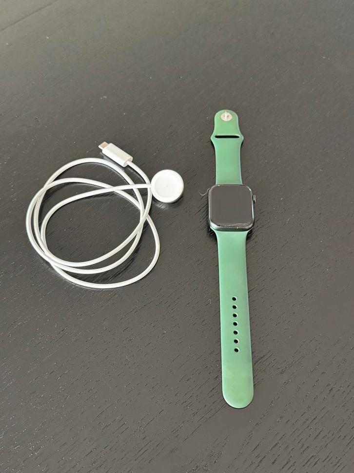 Apple Watch Serie 7 45mm TE KOOP, Handtassen en Accessoires, Smartwatches, Gebruikt, Zwart, Afstand, Calorieverbanding, Hartslag