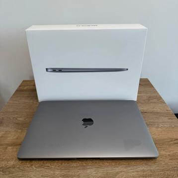 MacBook Air 13" M1 (2020) — 8 GB/256 GB beschikbaar voor biedingen