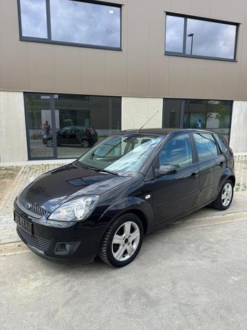 Ford fiesta 1.3 benzine 2008. Digitale Airco….., Auto's, Stof, Zwart, Overige kleuren, 5 deurs