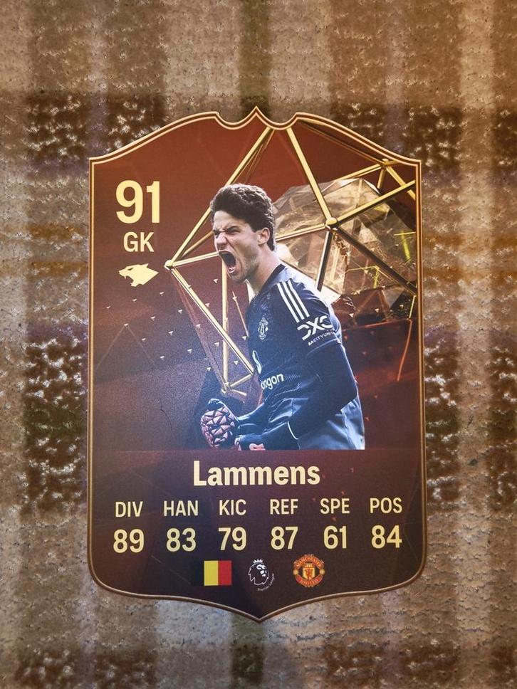 Voetbalkaartje (35cmx23cm) - Senne Lammens / Man U, Hobby & Loisirs créatifs, Autocollants & Images, Comme neuf, Image, Enlèvement